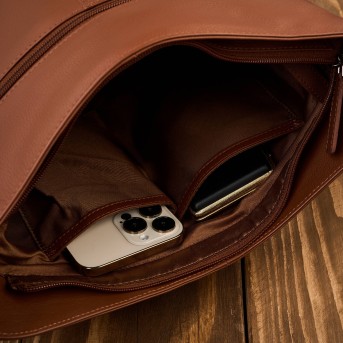 Torebka skórzana damska na ramię koniakowa listonoszka Paolo Peruzzi AY-23-CG