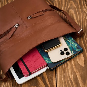 Torebka skórzana damska na ramię koniakowa listonoszka Paolo Peruzzi AY-23-CG