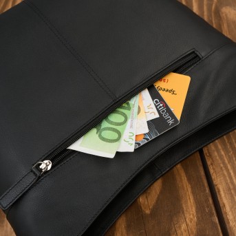 Torebka skórzana damska na ramię czarna listonoszka Paolo Peruzzi AY-23-BL