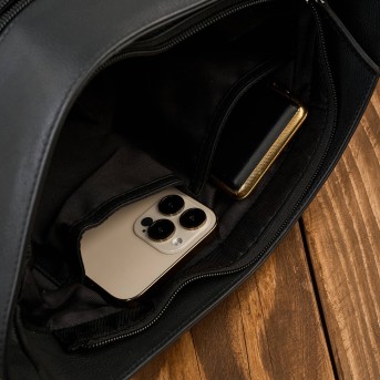 Torebka skórzana damska na ramię czarna listonoszka Paolo Peruzzi AY-23-BL