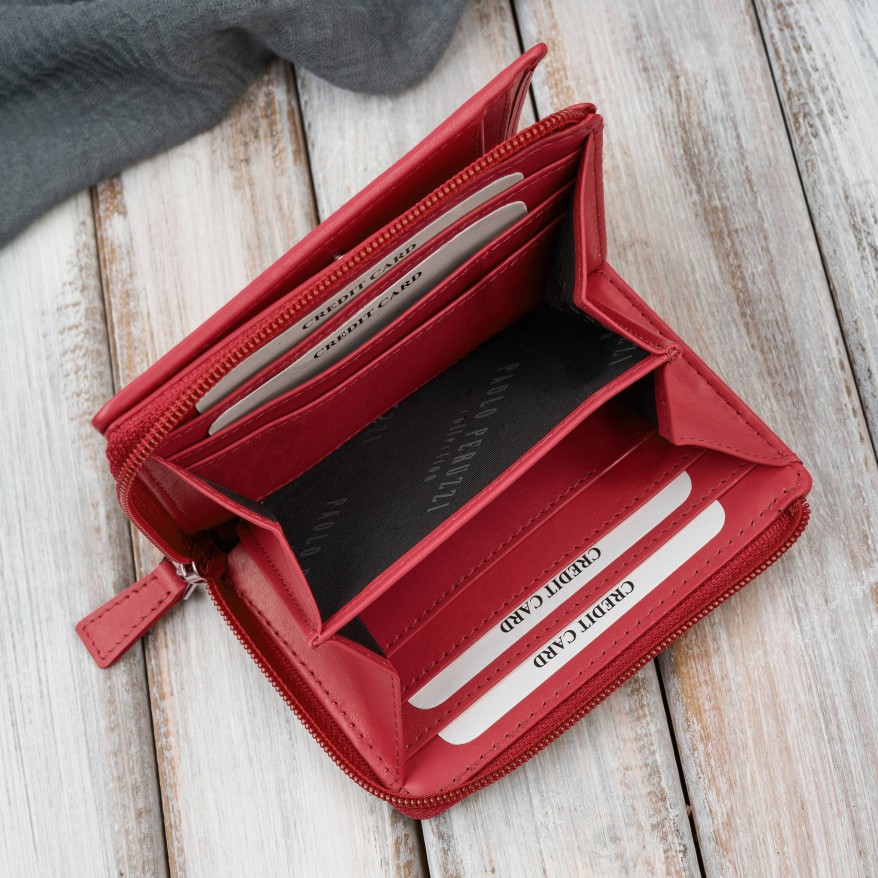 Portfel damski skórzany mały czerwony w orientacji poziomej z RFID Paolo Peruzzi SL-06-RD