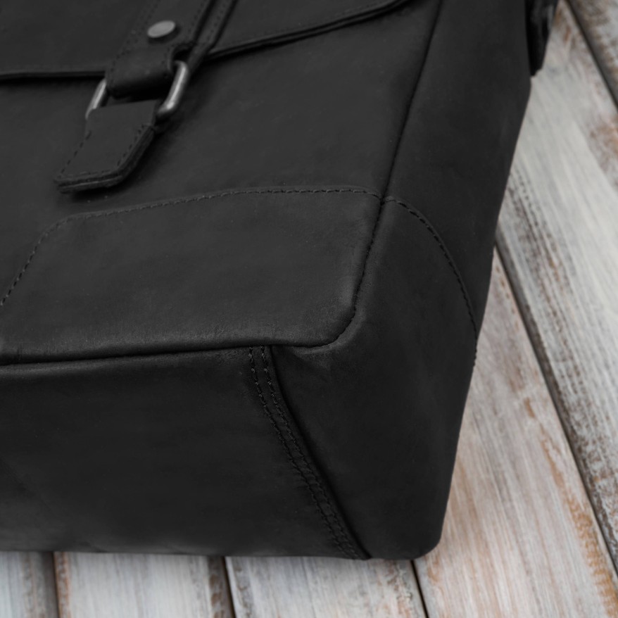 Torba skórzana męska na ramię na laptopa czarna vintage