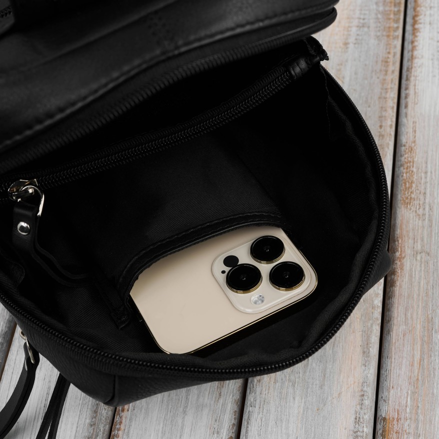 Plecak damski skórzany miejski mały czarny elegancki