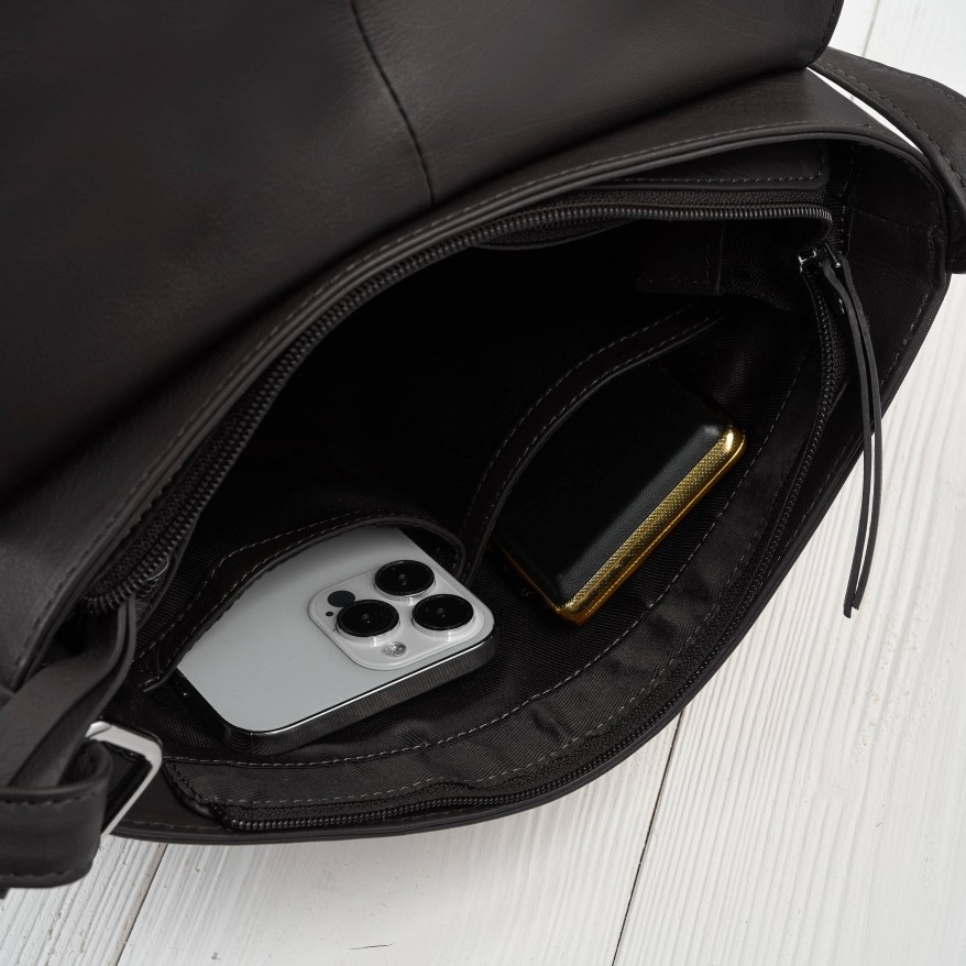 Listonoszka damska ze skóry naturalnej ciemnobrązowa klasyczna na co dzień AY-19-DBR Paolo Peruzzi