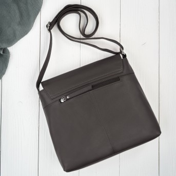 Listonoszka damska ze skóry naturalnej ciemnobrązowa klasyczna na co dzień AY-19-DBR Paolo Peruzzi