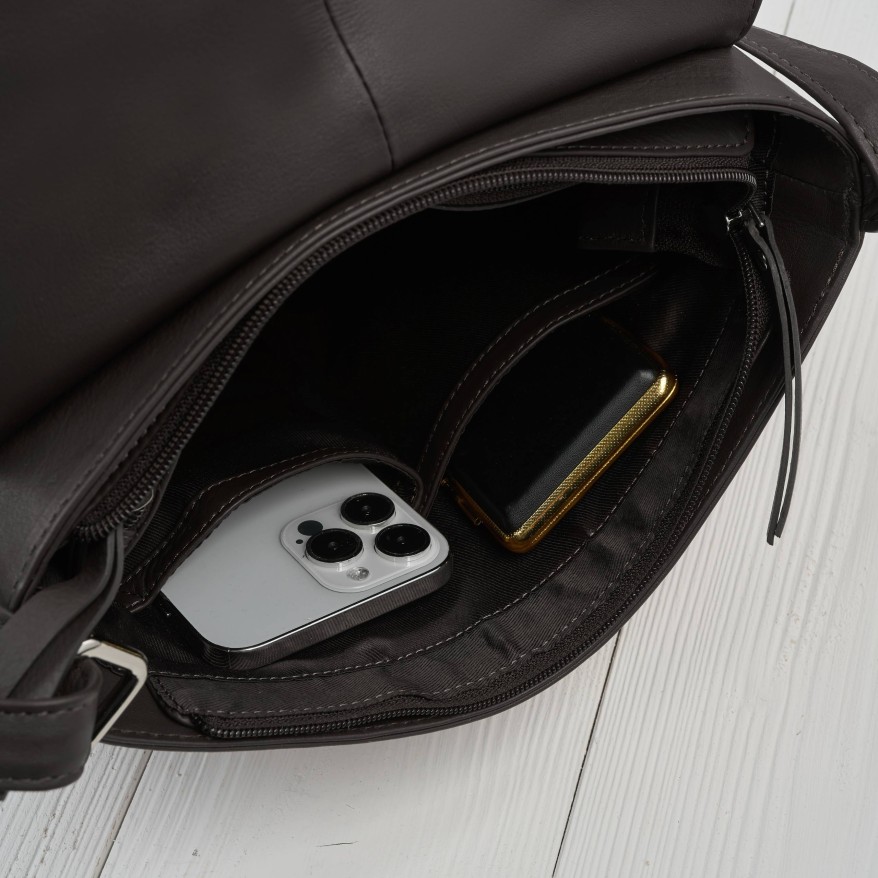 Listonoszka damska ze skóry naturalnej ciemnobrązowa klasyczna na co dzień AY-19-DBR Paolo Peruzzi