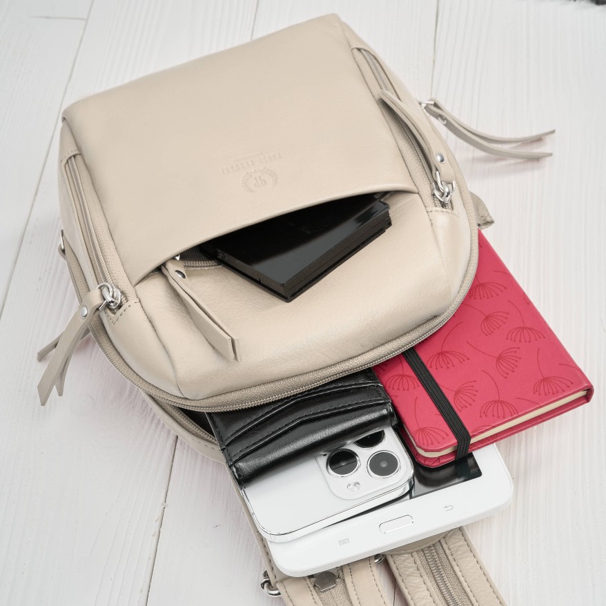 Plecak damski skórzany miejski mały czarny elegancki