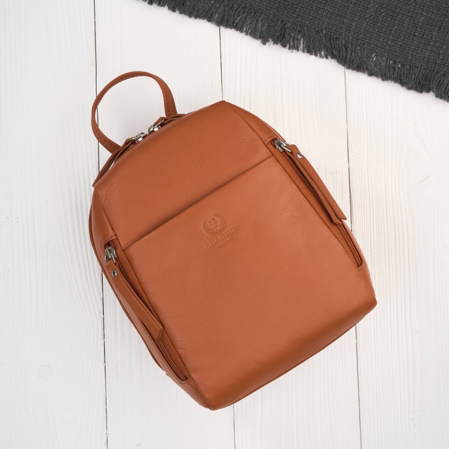 Plecak damski skórzany miejski mały czarny elegancki