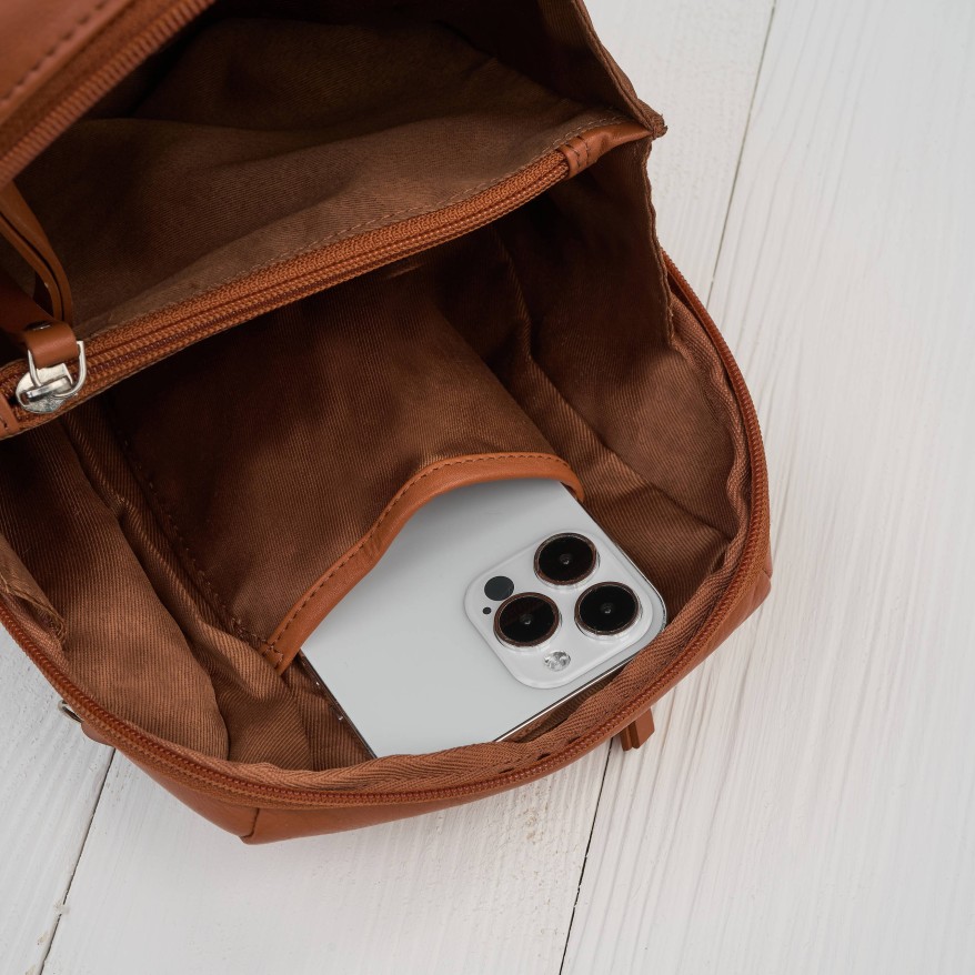 Plecak damski skórzany miejski mały czarny elegancki