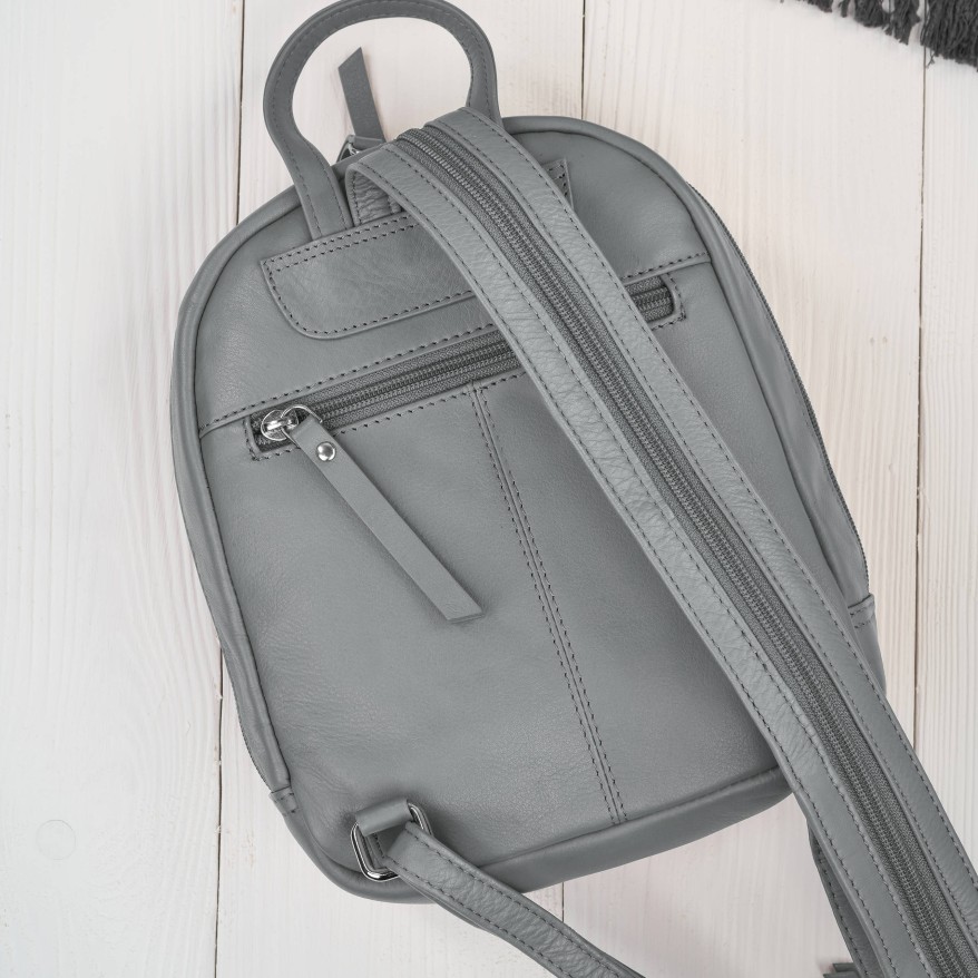 Plecak damski skórzany miejski mały czarny elegancki