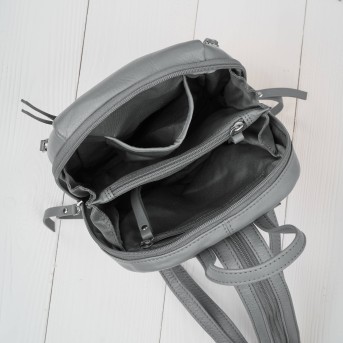 Plecak damski skórzany miejski mały czarny elegancki