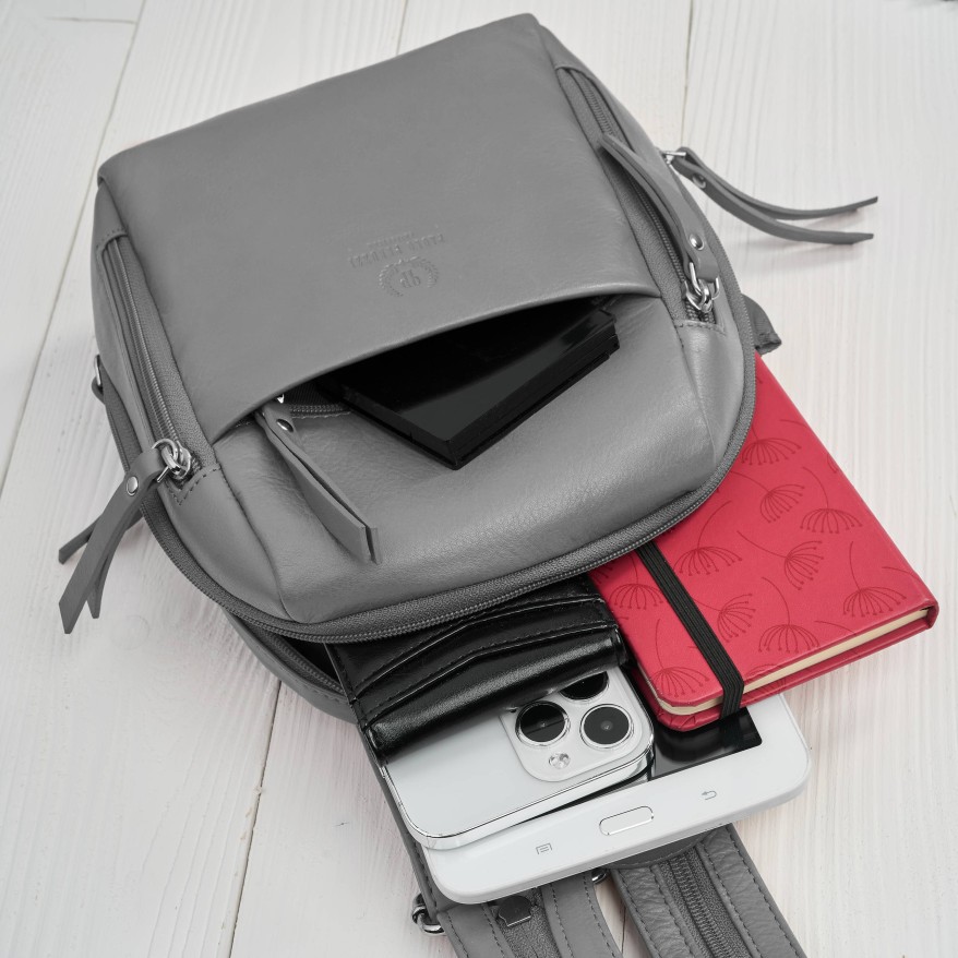 Plecak damski skórzany miejski mały czarny elegancki