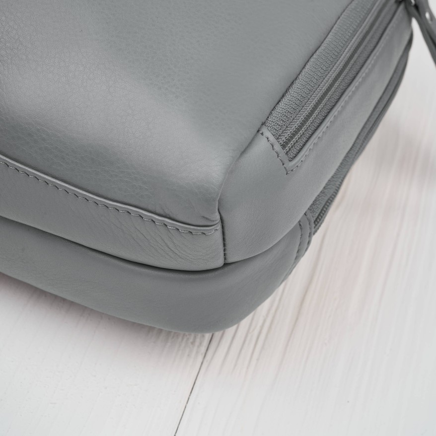 Plecak damski skórzany miejski mały czarny elegancki