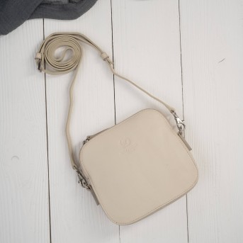 Mała torebka damska skórzana kopertówka beżowa Paolo Peruzzi