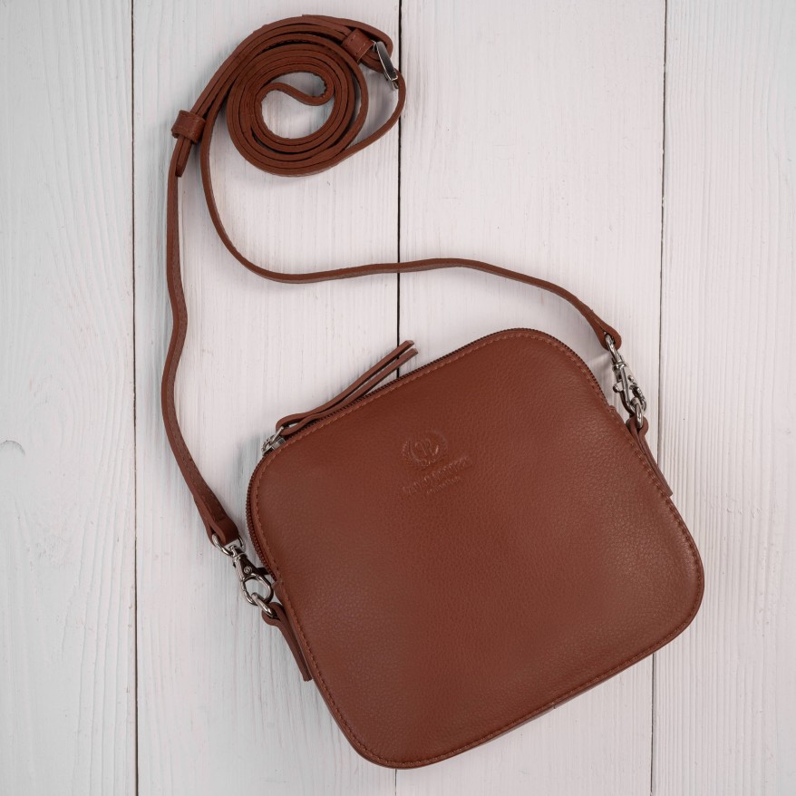 Torebka damska mała skórzana kopertówka na ramię koniakowa Paolo Peruzzi