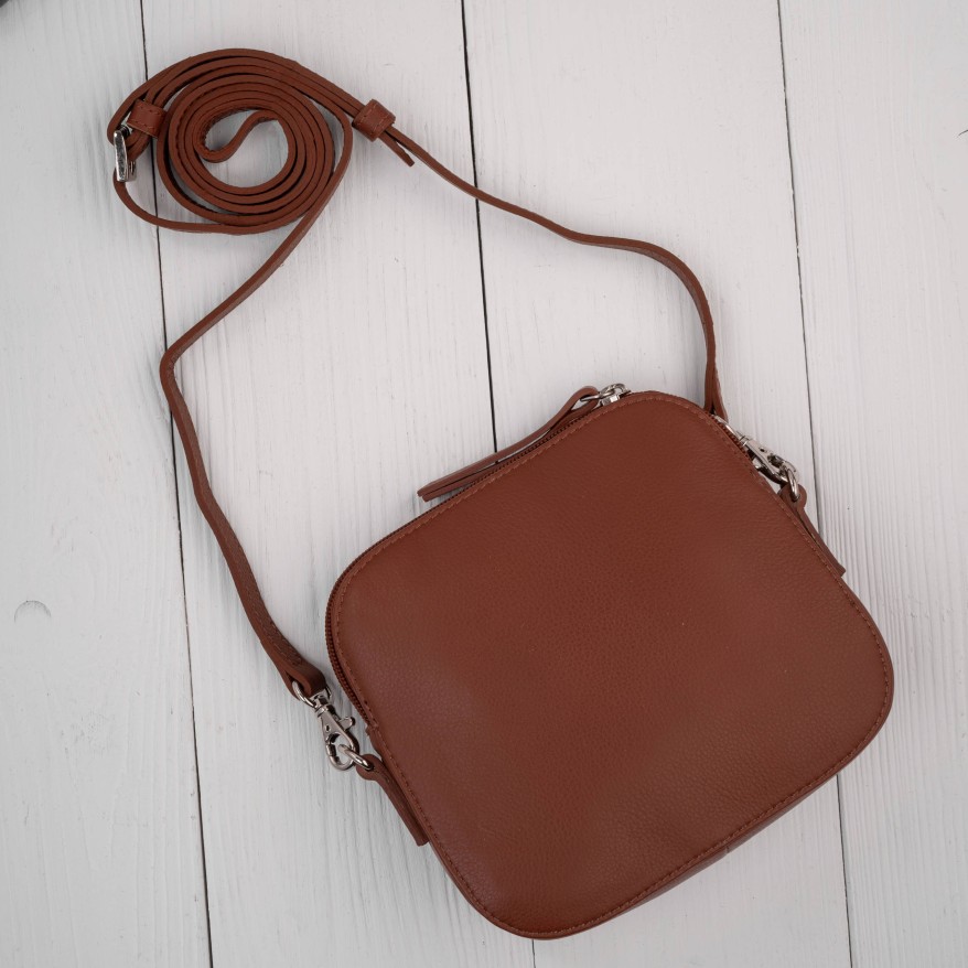 Torebka damska mała skórzana kopertówka na ramię koniakowa Paolo Peruzzi