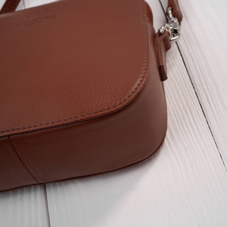 Torebka damska mała skórzana kopertówka na ramię koniakowa Paolo Peruzzi