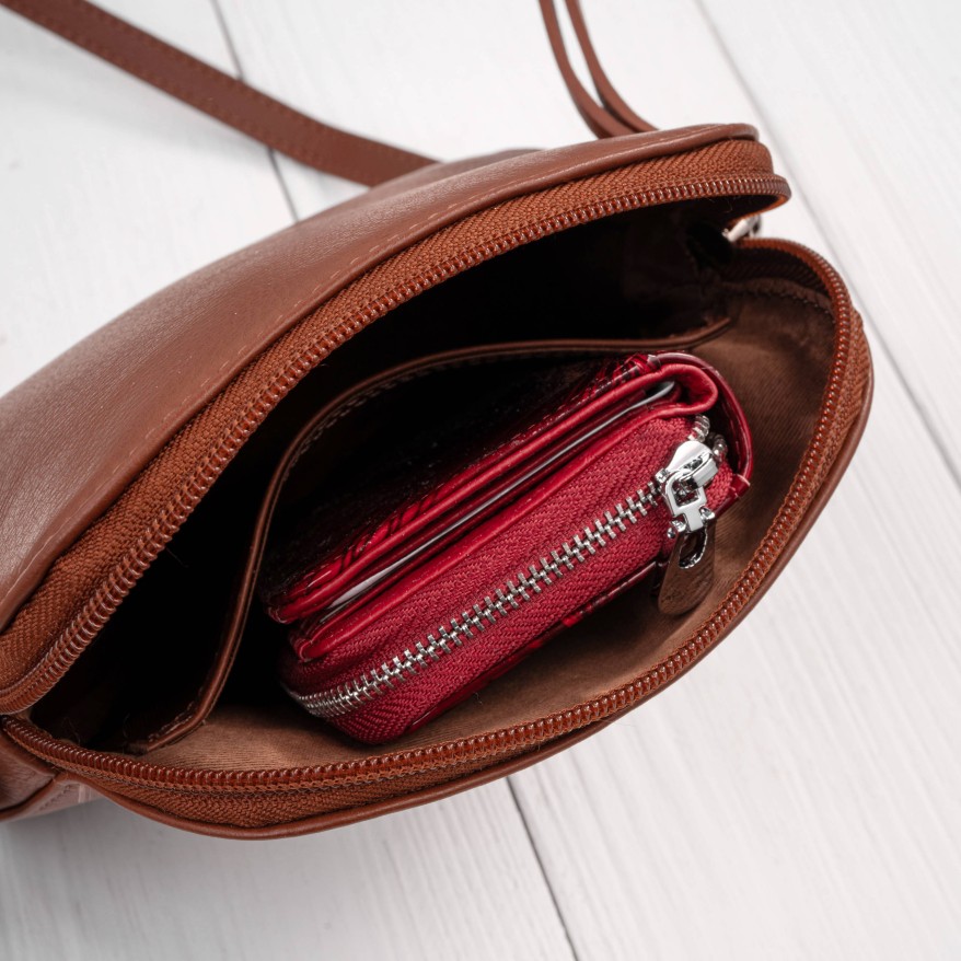 Mała torebka damska skórzana kopertówka na ramię koniakowa Paolo Peruzzi