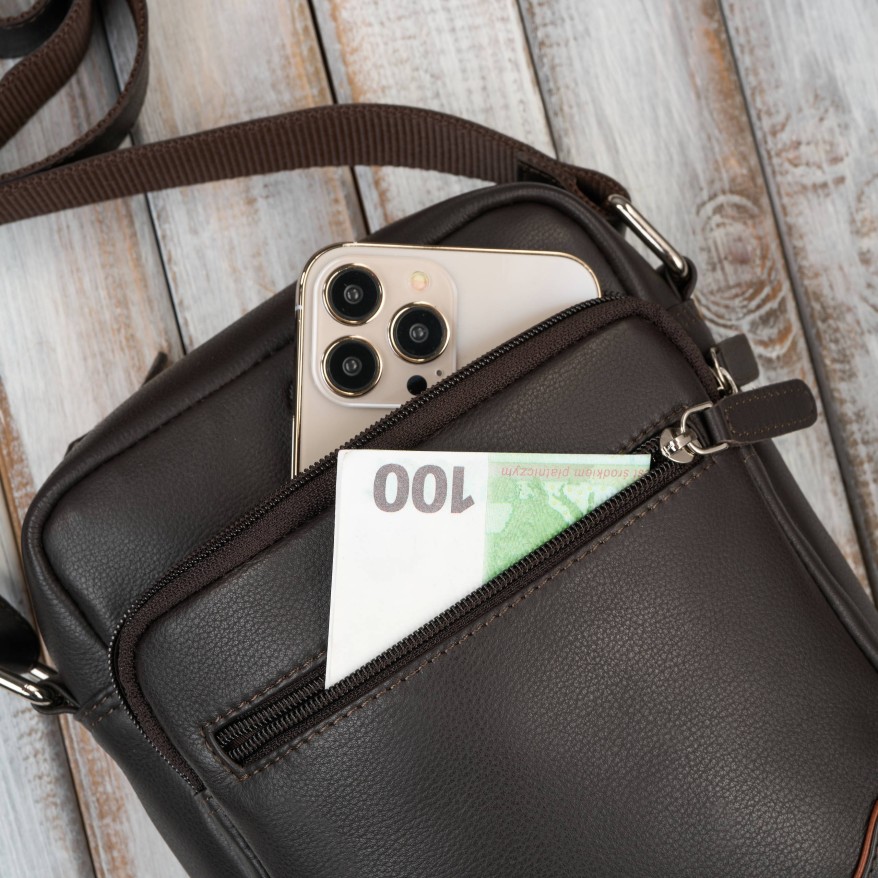 Saszetka męska skórzana na ramię brązowa z wcięciem Paolo Peruzzi AY-30-BRCG