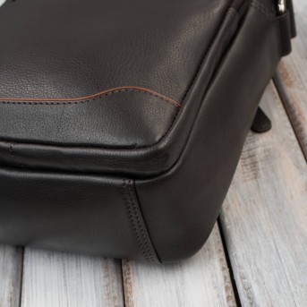 Saszetka męska skórzana na ramię brązowa z wcięciem Paolo Peruzzi AY-30-BRCG