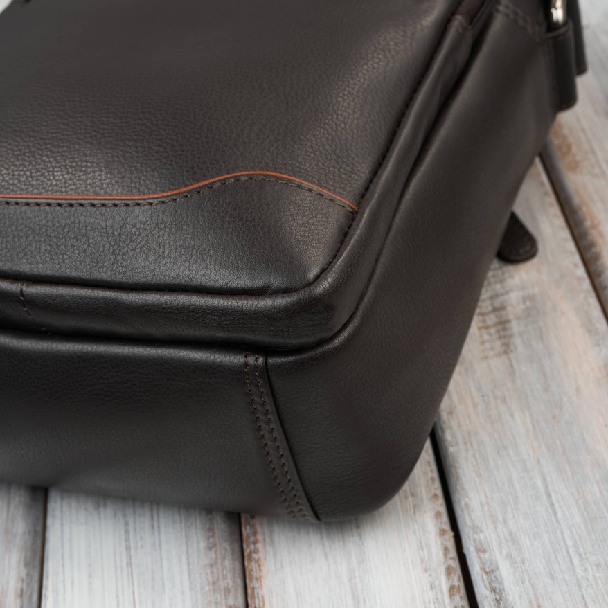 Saszetka męska skórzana na ramię brązowa z wcięciem Paolo Peruzzi AY-30-BRCG