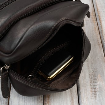 Saszetka męska skórzana na ramię brązowa z wcięciem Paolo Peruzzi AY-30-BRCG