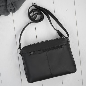 Klasyczna torebka damska na ramię skórzana czarna Paolo Peruzzi AY-22-BLS