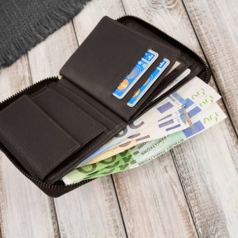 Stylowy zestaw męski Paolo Peruzzi – torba na ramię mieszcząca laptopa 15,6” oraz elegancki portfel z ochroną RFID.