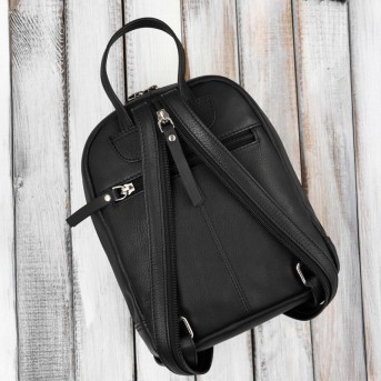 Stylowy zestaw damski Paolo Peruzzi – skórzany plecak miejski oraz elegancka mała torebka.