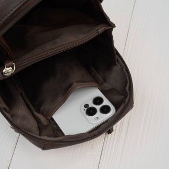 Stylowy zestaw damski Paolo Peruzzi – skórzany plecak miejski oraz elegancka mała torebka.