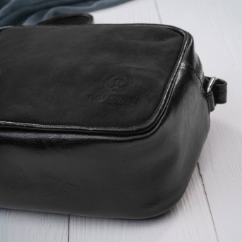 Torebka damska listonoszka skórzana czarna z dodatkiem zamszu