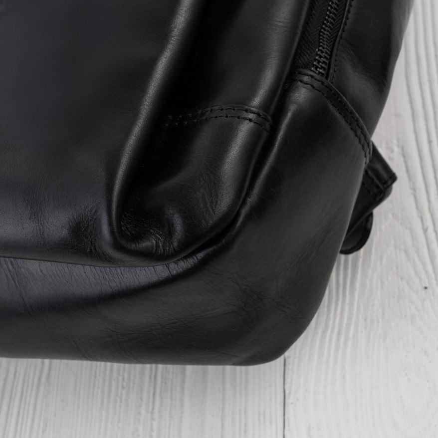 Plecak skórzany Paolo Peruzzi SL-15-BL czarny na laptopa 15,6″